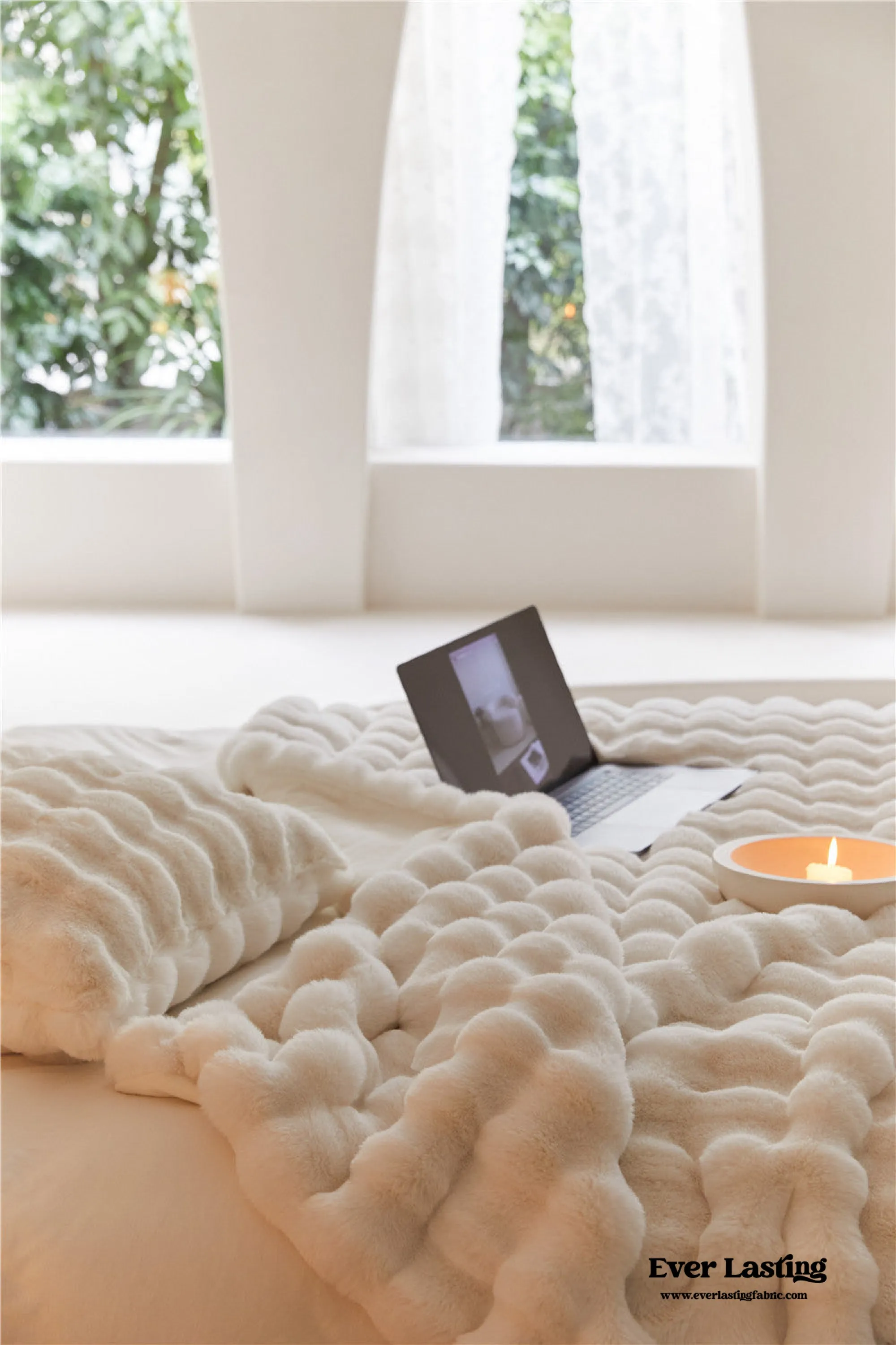 Fluffy Plush Throw Blanket / White