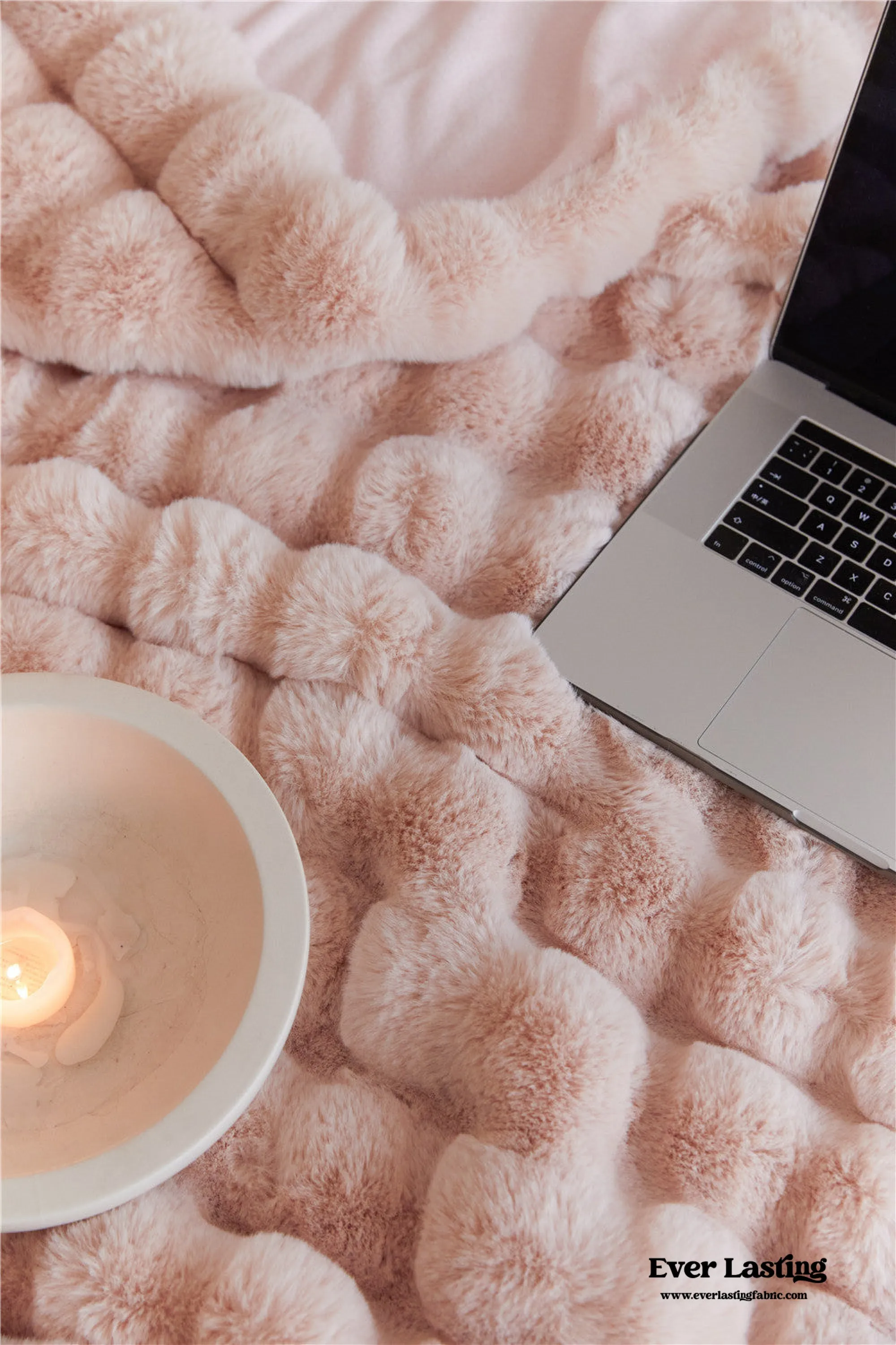 Fluffy Plush Throw Blanket / White