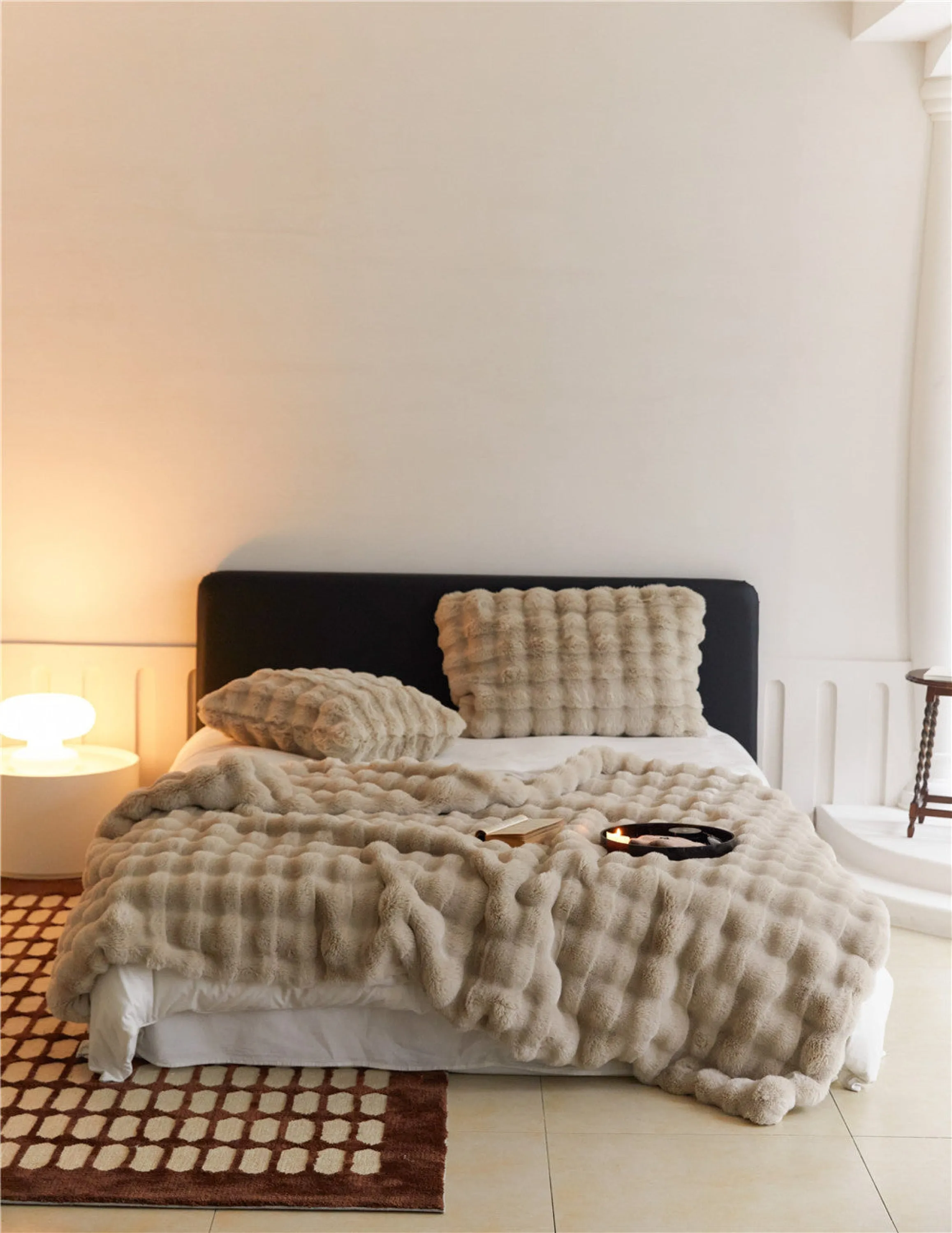 Fluffy Plush Throw Blanket / White