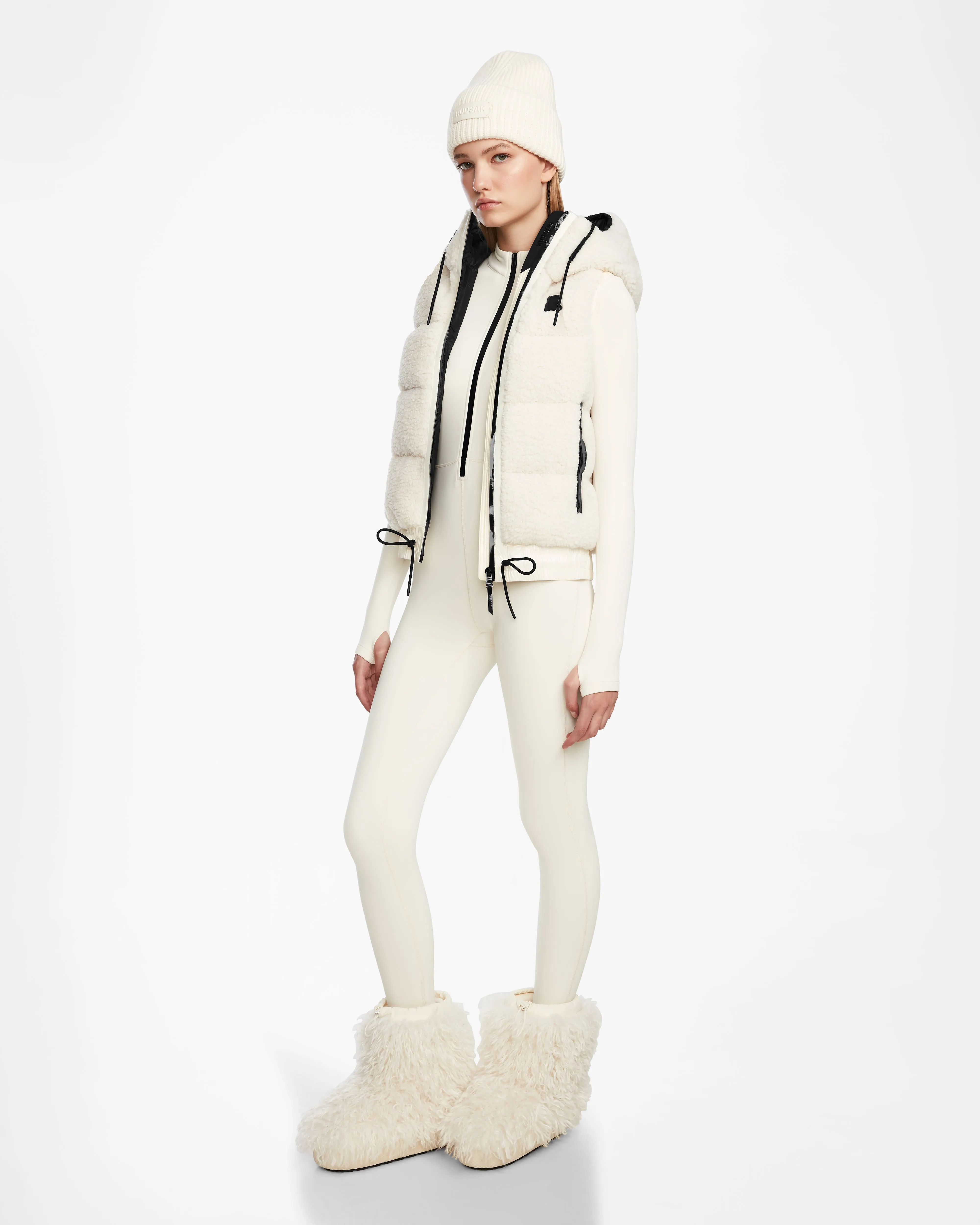 RAQUEL S - 8124526 Iceland